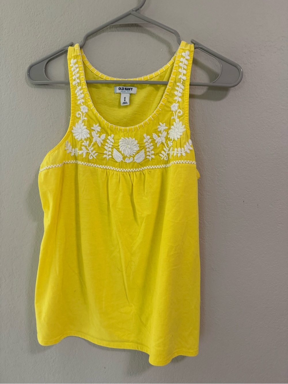 Old Navy Yellow Embroidered Floral Tank Top Women’s Medium Boho Summer